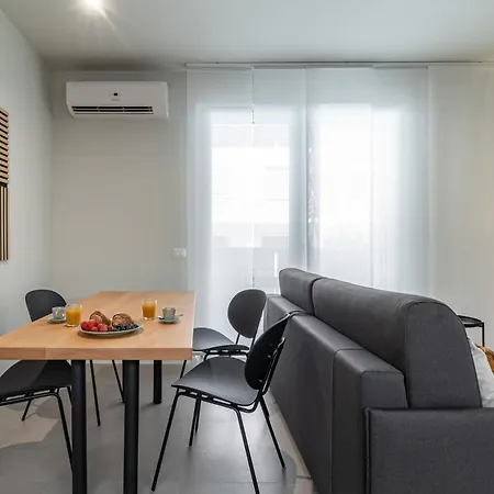 Free Parking Sweet Rhome Luxury Ac Apartment *