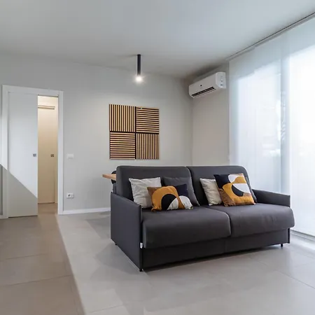 Free Parking Sweet Rhome Luxury Ac Apartment *